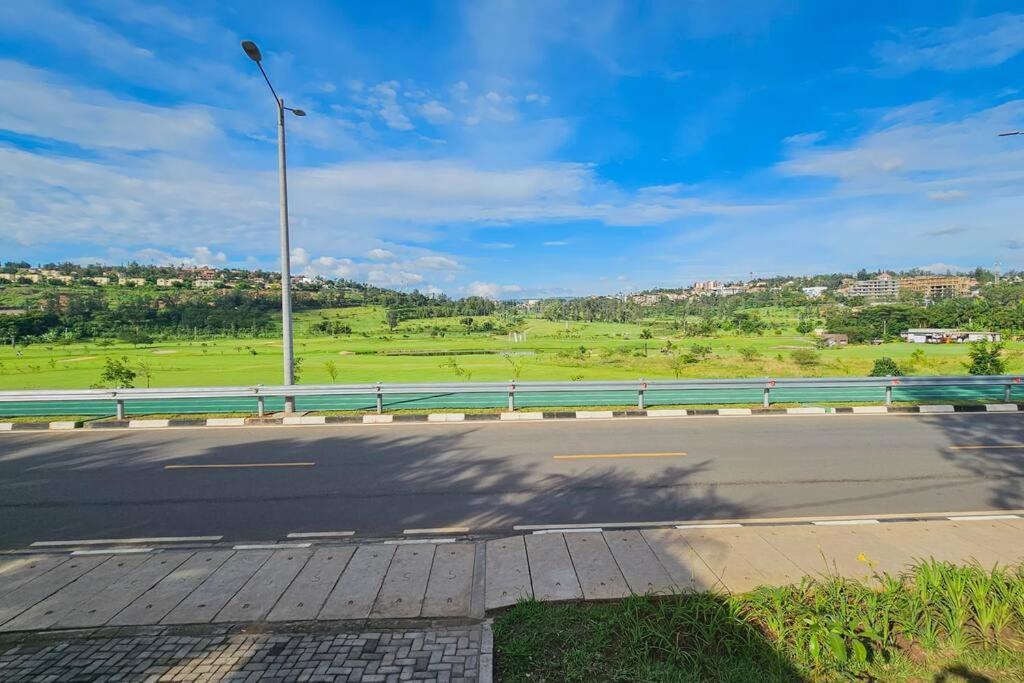 Complete 4-Bedroom House Facing Kigali Golf Course Εξωτερικό φωτογραφία